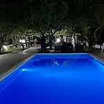 Alojamento de Acomodação e Pequeno-almoço Nicodemo 4*