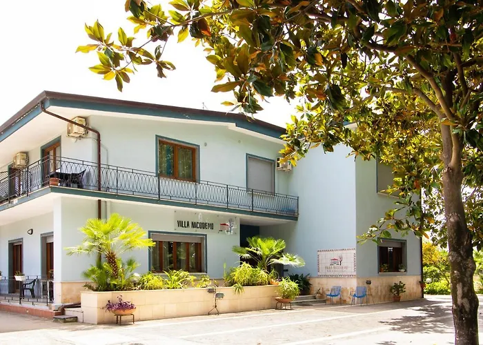 فندق مبيت وإفطار Nicodemo بييسْتوم