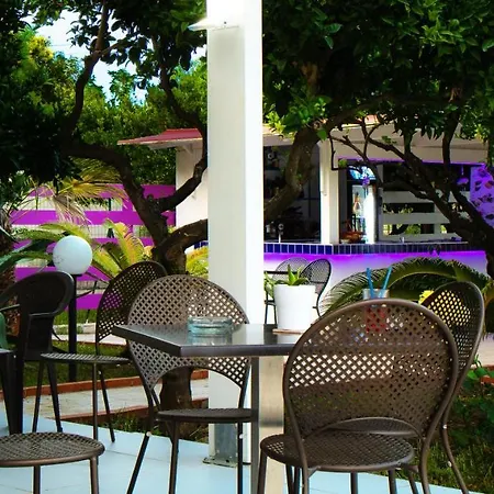 Couette-café Nicodemo 4*