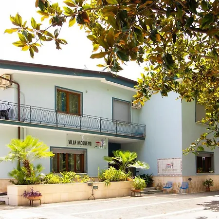 Couette-café Nicodemo Paestum