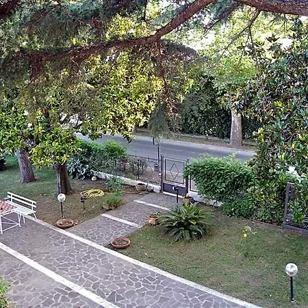 Alojamento de Acomodação e Pequeno-almoço Nicodemo Paestum